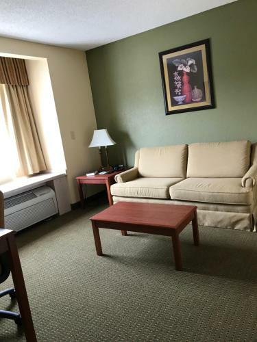 Hotel Brookshire Inn And Suites