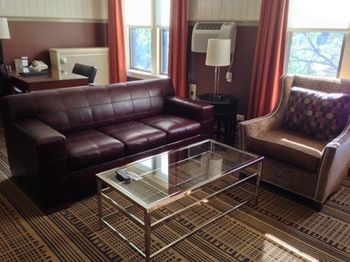 Hotel Carleton Of Oak Park