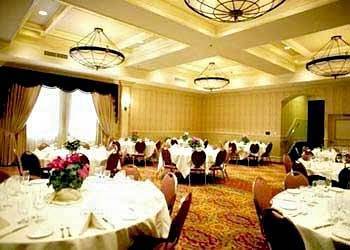 Hotel Carleton Of Oak Park