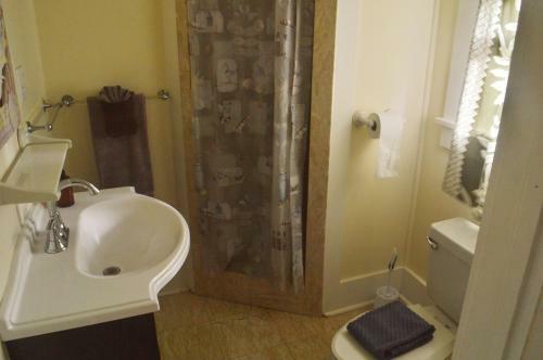 Banyan Tree Bed And Breakfast Retreat