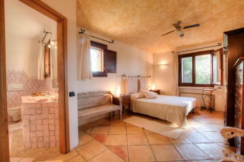 Cala Bitta Villa Sleeps 6 Pool Air Con Wifi