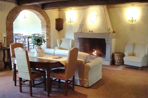 Cantagrillo-casalguidi Villa Sleeps 14 Pool Air Con