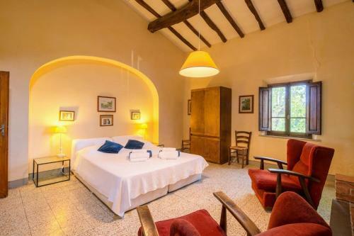 Capannoli Villa Sleeps 8 Pool Wifi