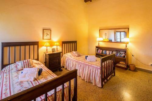 Capannoli Villa Sleeps 8 Pool Wifi