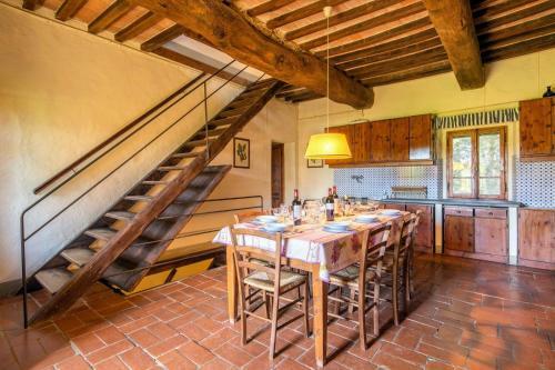Capannoli Villa Sleeps 8 Pool Wifi