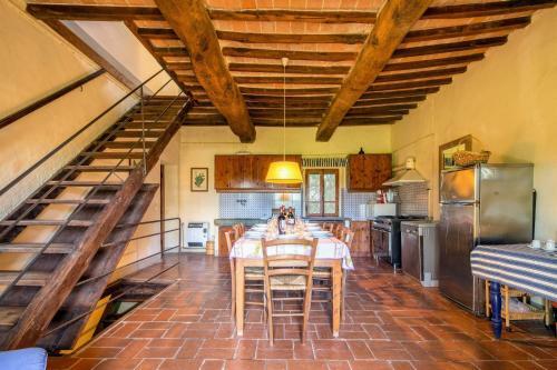 Capannoli Villa Sleeps 8 Pool Wifi