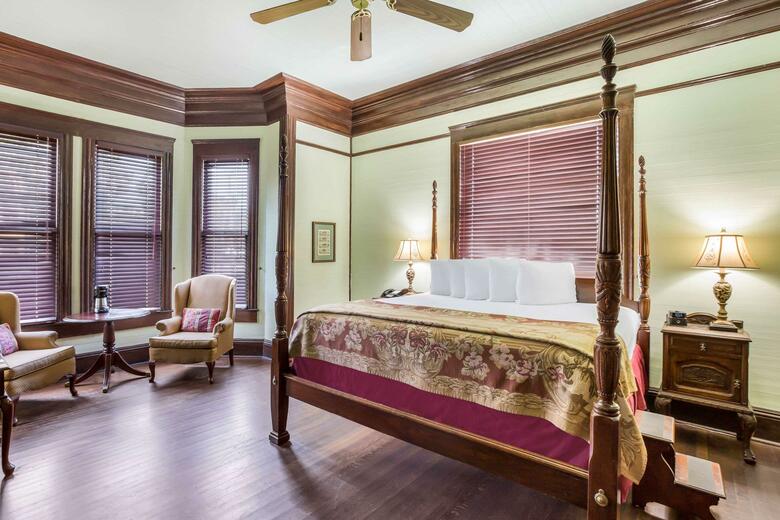 Bed & Breakfast Coombs Inn And Suites