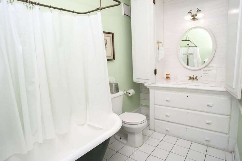 Bed & Breakfast Coombs Inn And Suites