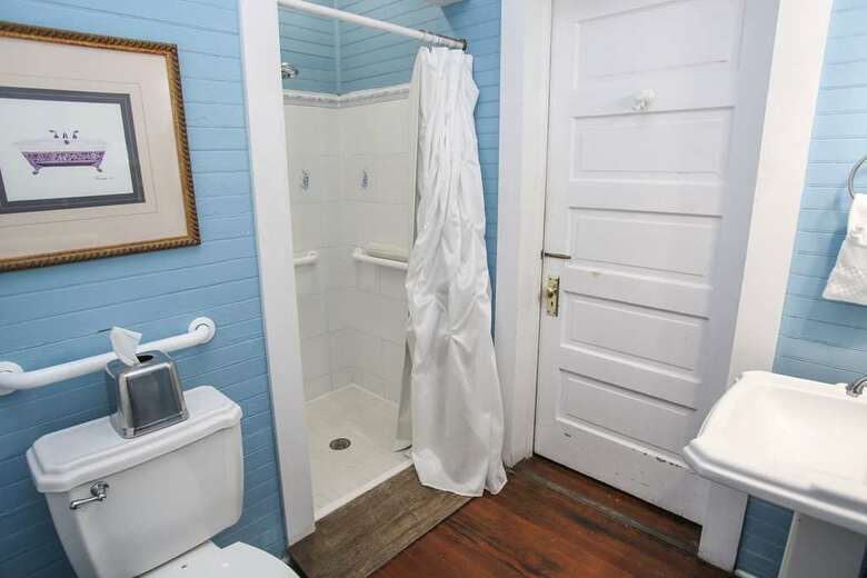 Bed & Breakfast Coombs Inn And Suites