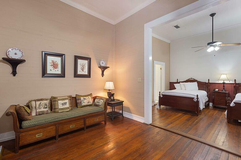 Bed & Breakfast Coombs Inn And Suites