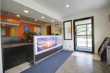 Motel 6 Lantana