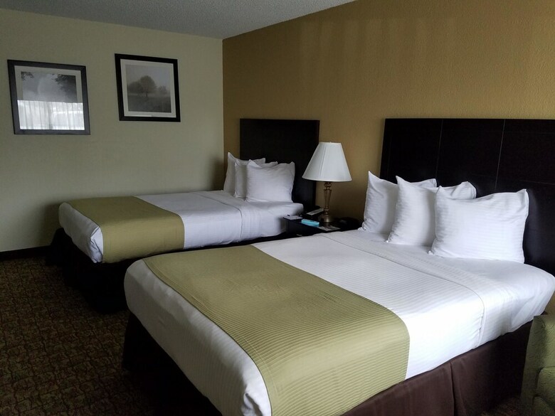 Hotel Best Western Crossroads Inn