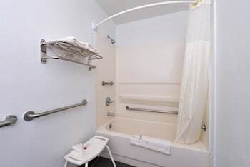 Hotel Americas Best Value Inn Delano