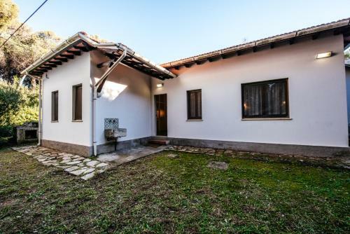 Villa Ovest