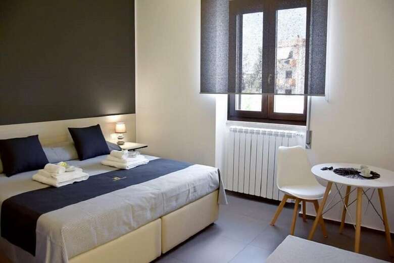 Hostal Porta Piccola