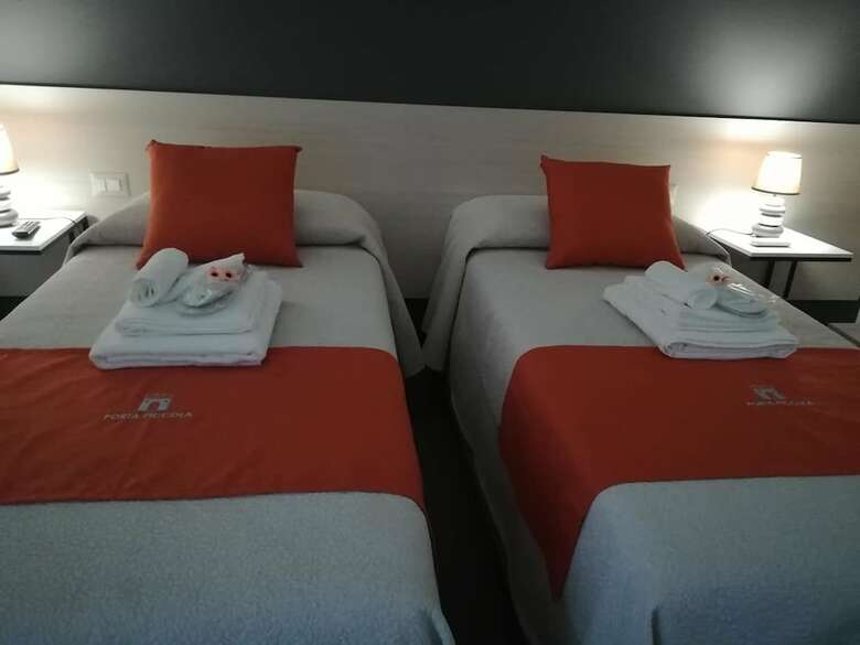 Hostal Porta Piccola