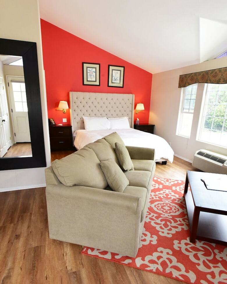 Hotel Malibu Country Inn