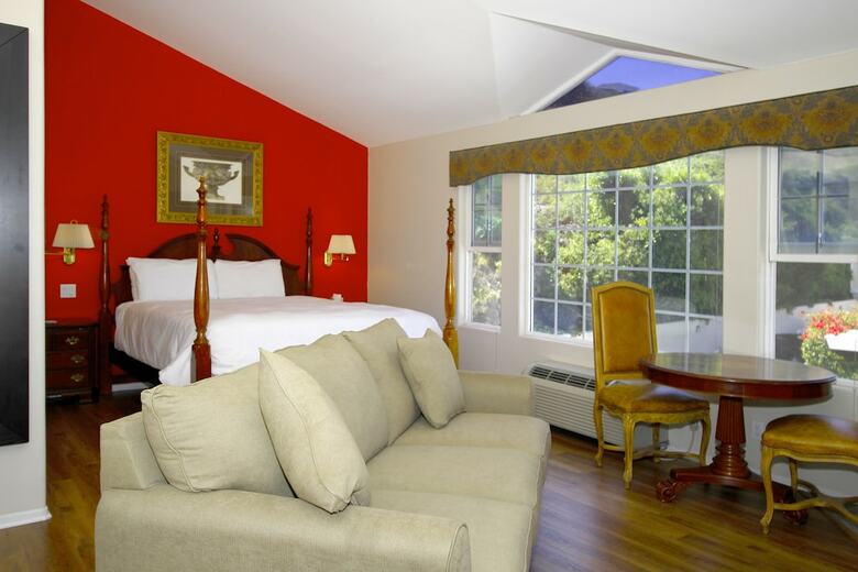 Hotel Malibu Country Inn