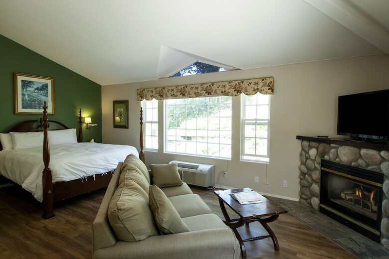 Hotel Malibu Country Inn