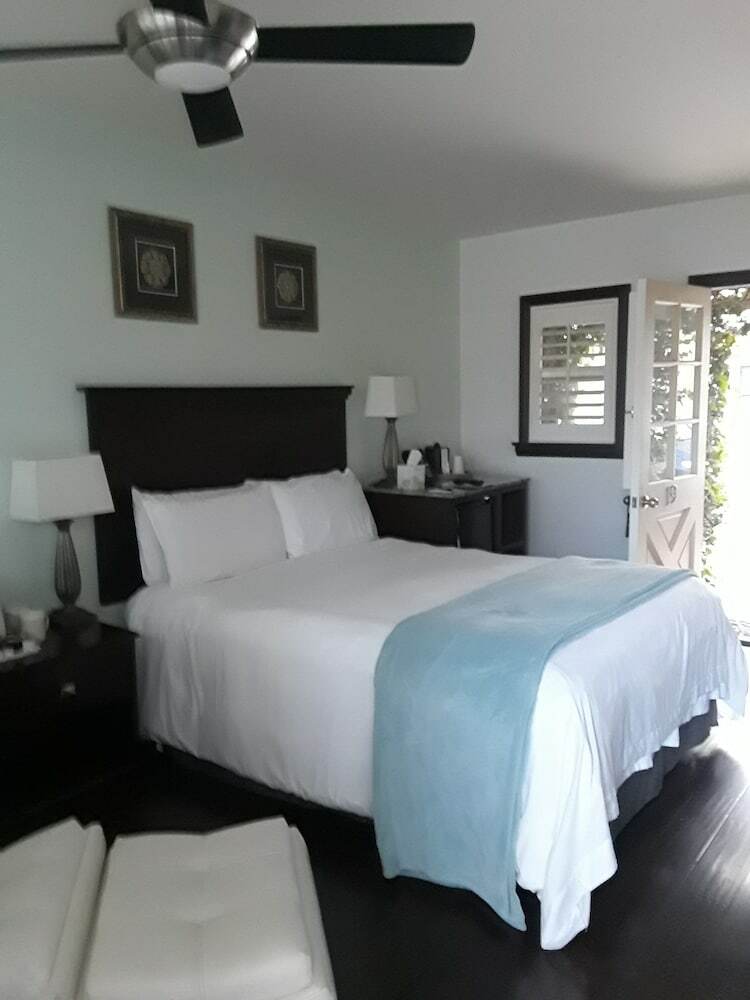 Hotel Malibu Country Inn