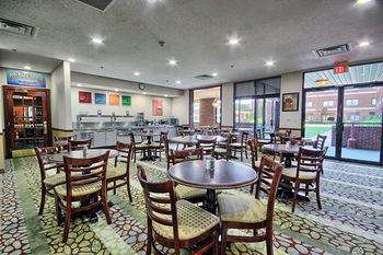 Hotel Comfort Suites Parkersburg South