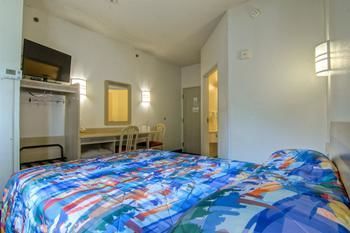 Motel 6 Menomonie