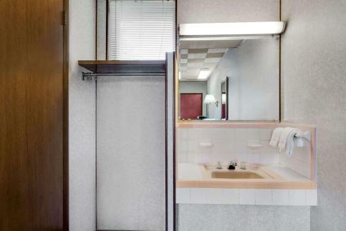 Hotel Knights Inn Galax