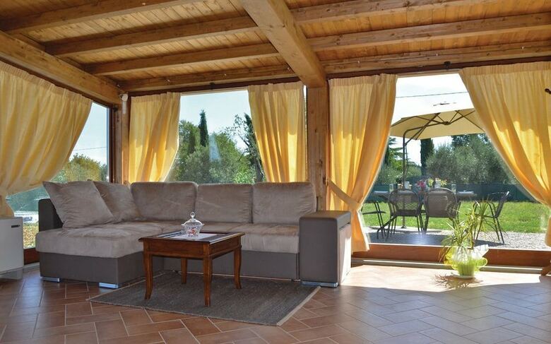 Villa Mira