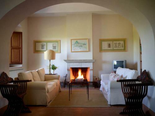 La Foce Villa Sleeps 8 Pool Wifi
