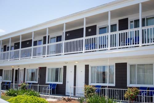 Ocean Rose Motel - Narragansett