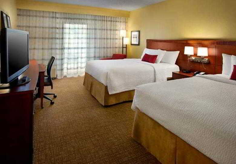 Hotel Courtyard Lincroft Red Bank
