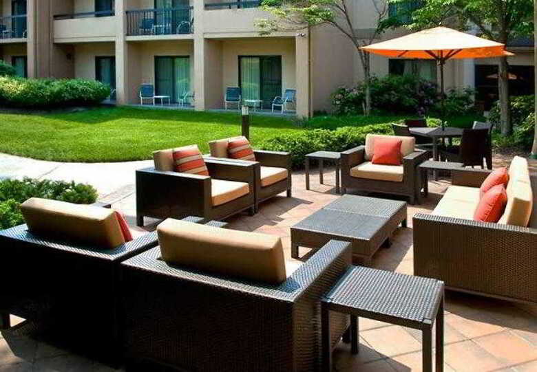 Hotel Courtyard Lincroft Red Bank