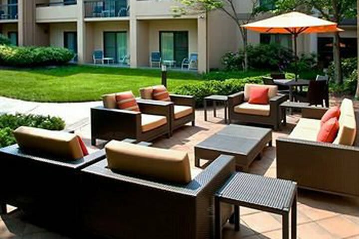 Hotel Courtyard Lincroft Red Bank