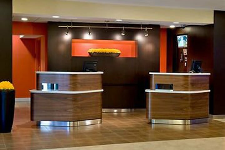 Hotel Courtyard Lincroft Red Bank