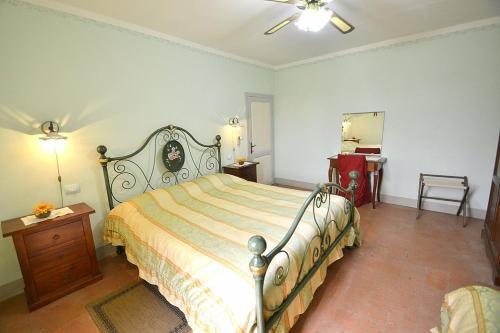 Camucia-monsigliolo Villa Sleeps 9 Pool Air Con