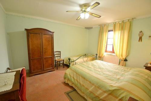 Camucia-monsigliolo Villa Sleeps 9 Pool Air Con