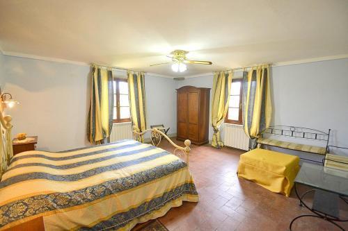 Camucia-monsigliolo Villa Sleeps 9 Pool Air Con