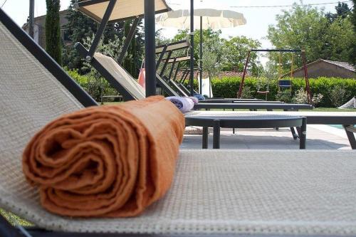 Camucia-monsigliolo Villa Sleeps 9 Pool Air Con