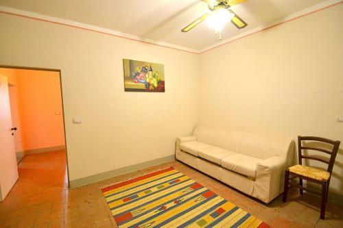 Camucia-monsigliolo Villa Sleeps 9 Pool Air Con