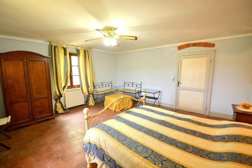Camucia-monsigliolo Villa Sleeps 9 Pool Air Con