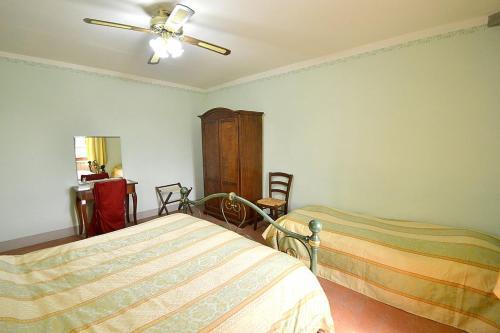 Camucia-monsigliolo Villa Sleeps 9 Pool Air Con