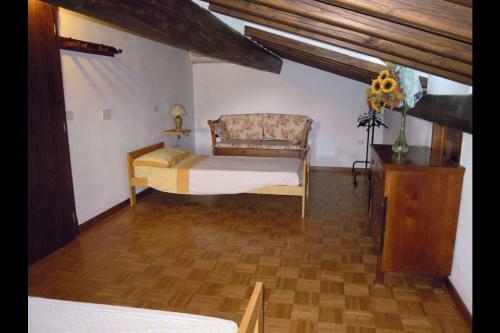 Le Casine-perignano-spinelli Apartment Sleeps 9