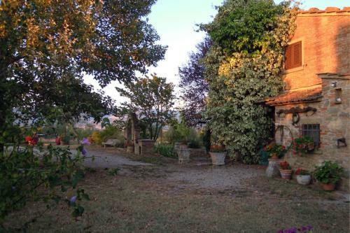Le Casine-perignano-spinelli Apartment Sleeps 9