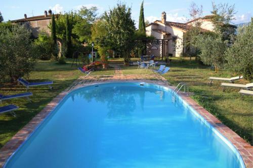 Le Casine-perignano-spinelli Apartment Sleeps 9