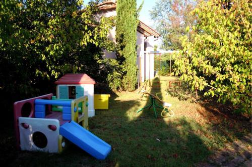 Le Casine-perignano-spinelli Apartment Sleeps 9