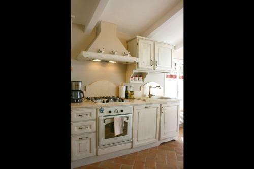 Il Borgo Villa Sleeps 3 Pool Air Con Wifi