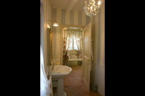 Il Borgo Villa Sleeps 3 Pool Air Con Wifi