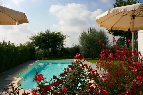 Il Borgo Villa Sleeps 3 Pool Air Con Wifi