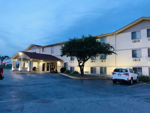 Hotel Red Carpet Inn - Omaha