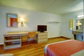 Motel 6 Springfield - Chicopee